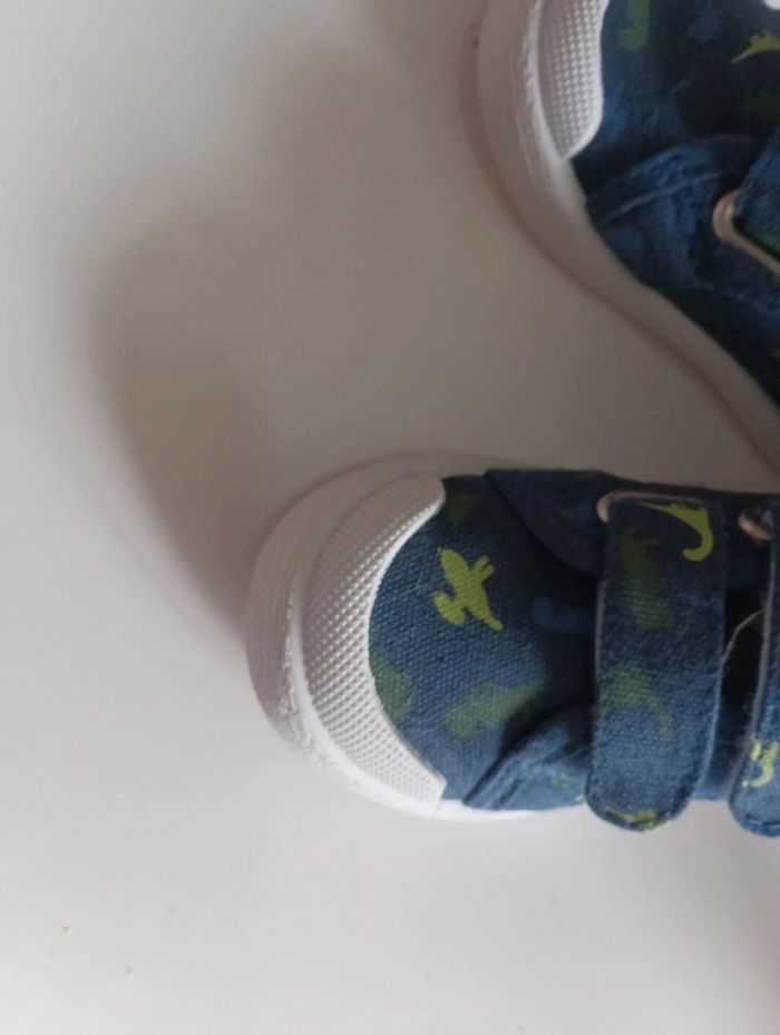 Chaussure basket en toile a scratch dinosaure taille 20 - photo numéro 3