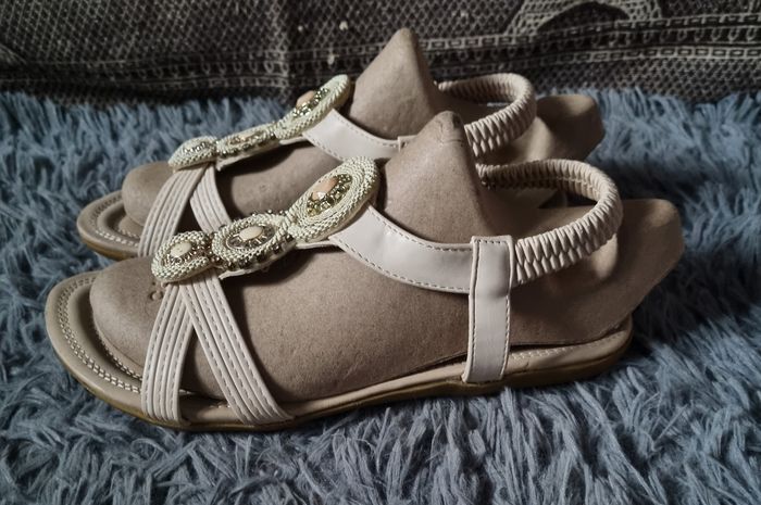 Sandales beige à perles 38 - photo numéro 2