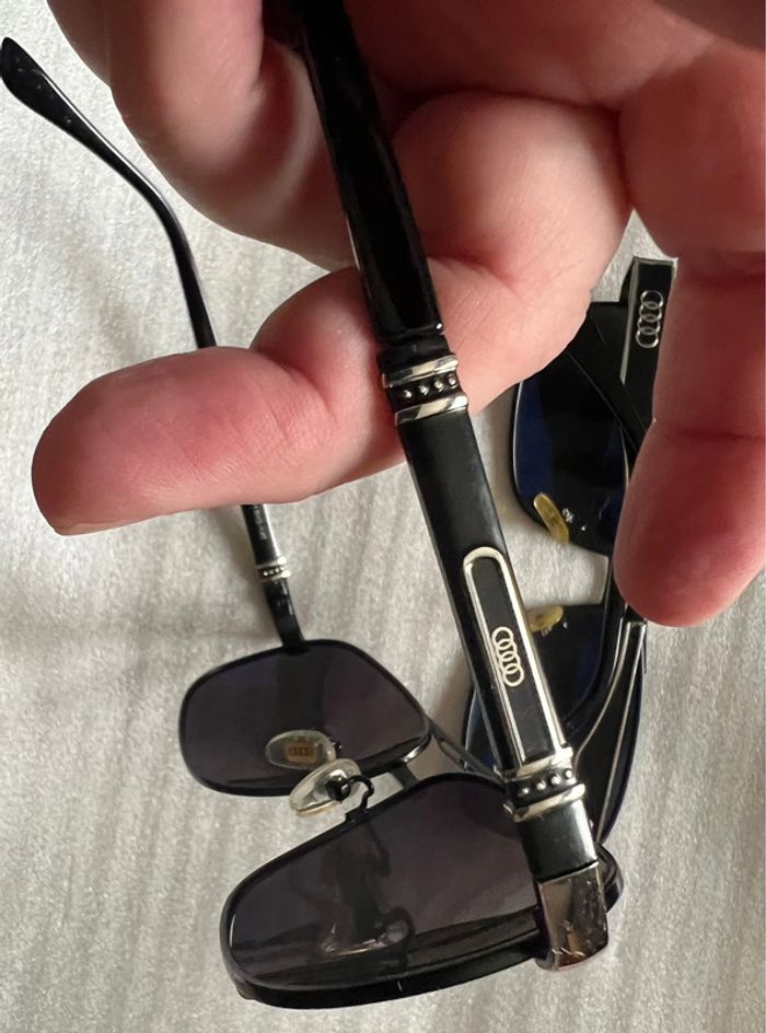 lot 2 paires de lunettes Audi - photo numéro 6