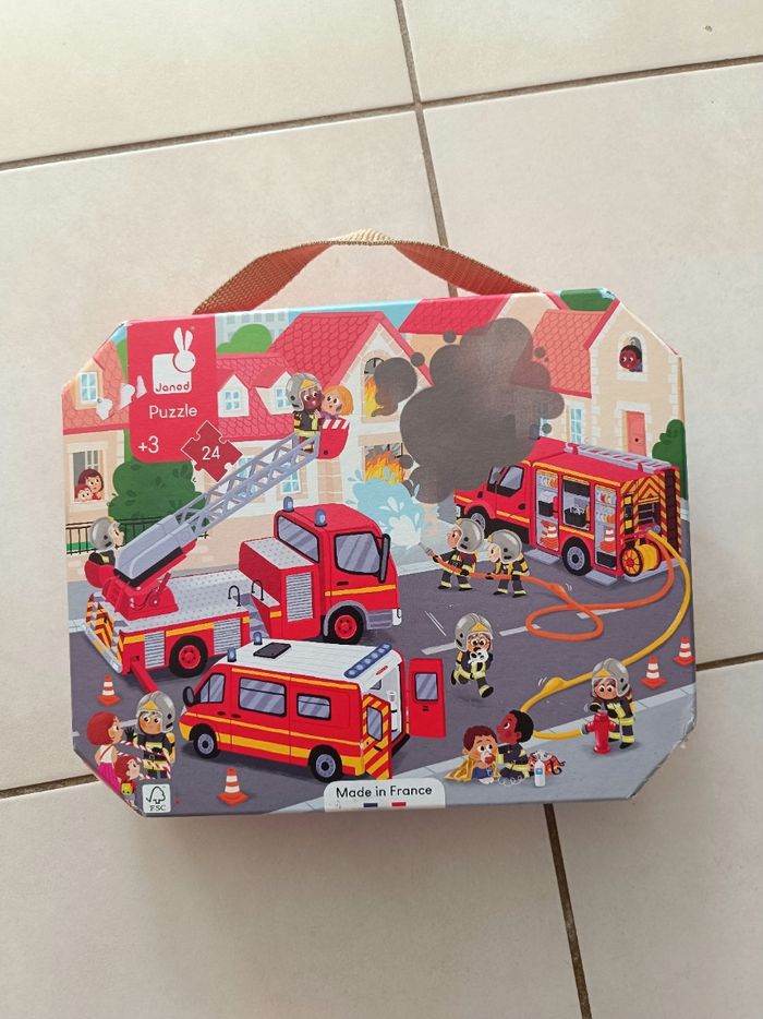 Puzzle pompier janod 24 pièces