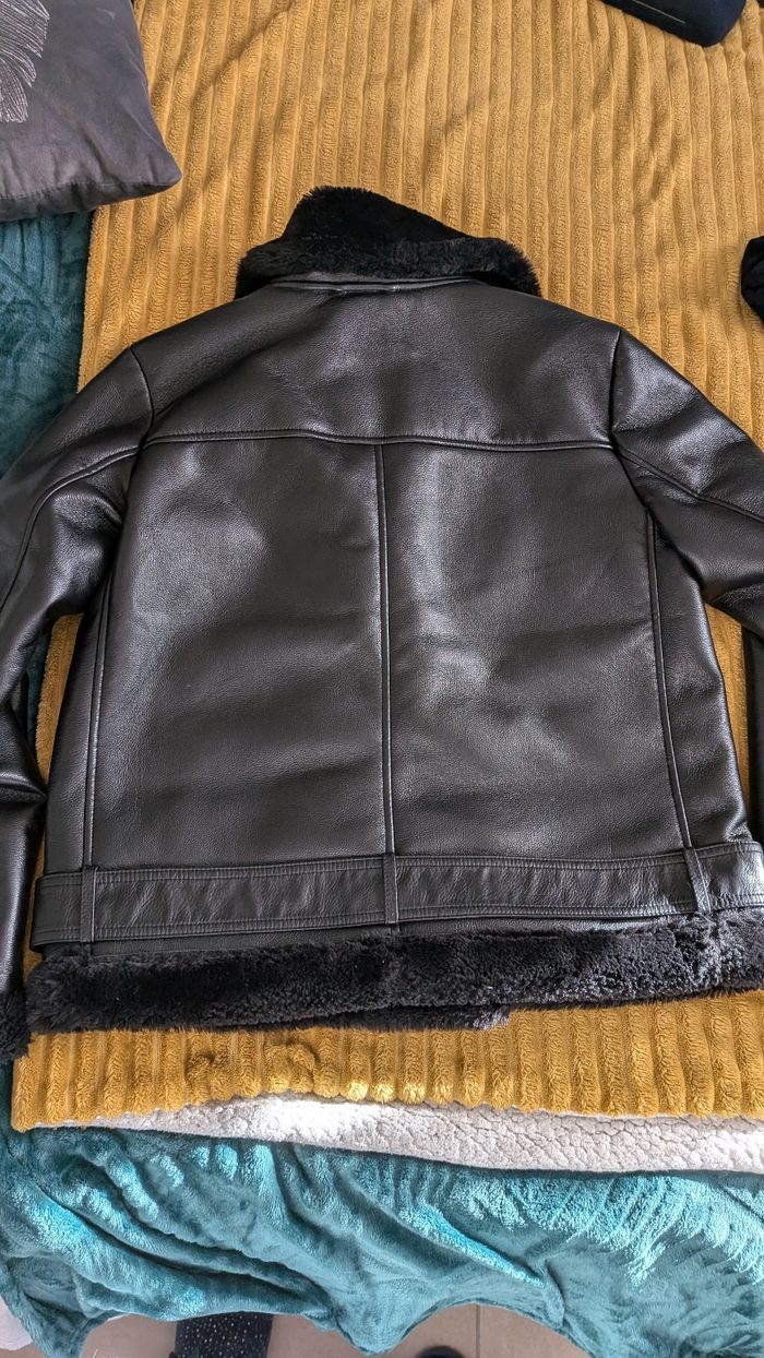 Veste en simili cuir et moumoute - photo numéro 9