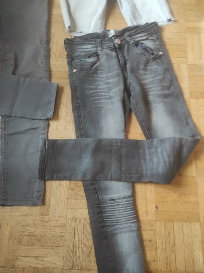 Lot 2 jeans et un short 12 ans - photo numéro 3