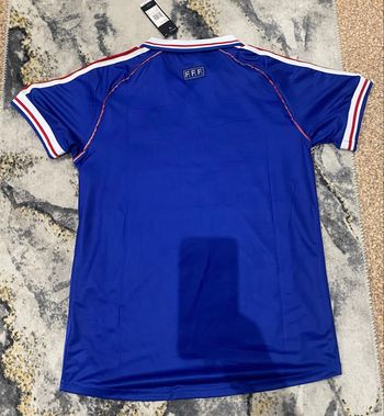 Maillot retro de l’équipe de France 98 