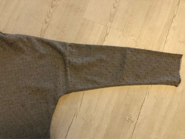BB- Pull col V gris « stella bianca » T unique (40-44) NEUF - photo numéro 6