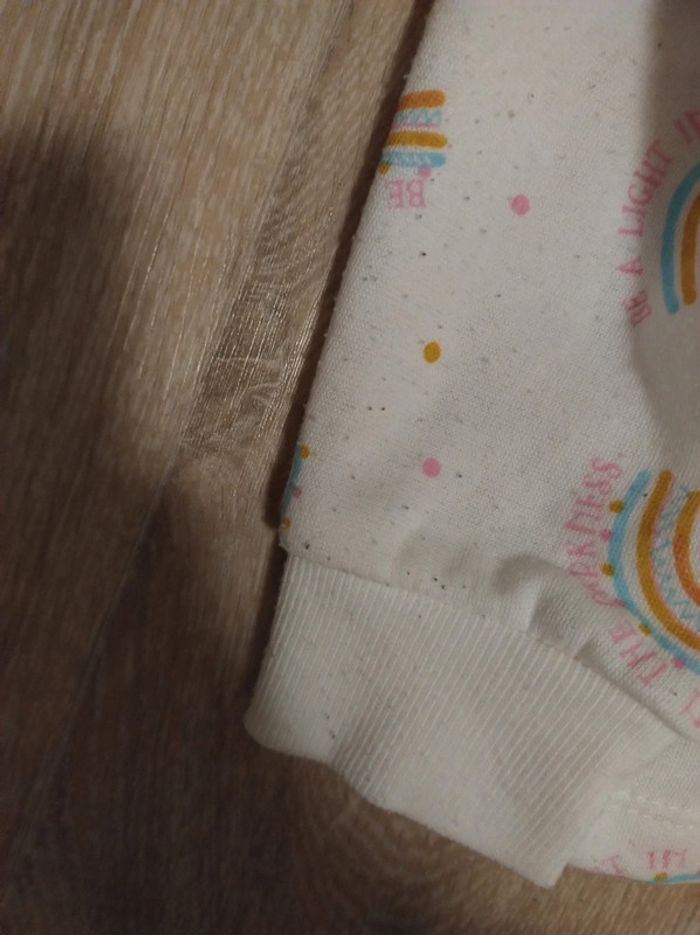 Pull sweat blanc avec arc en ciel 🌈 - photo numéro 2