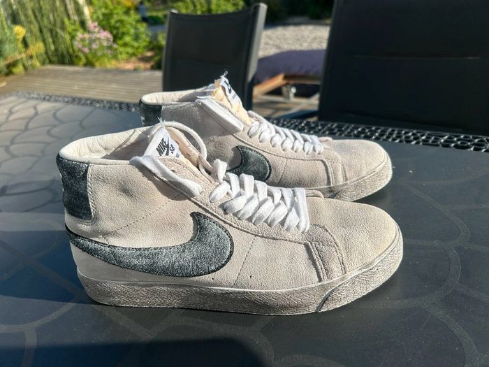Nike blazer grise et noir en très bon état