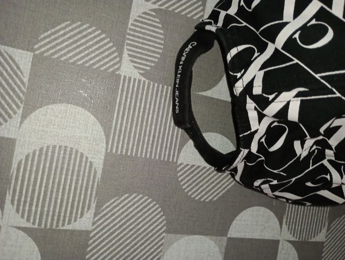 Casquette CK noire et blanche - photo numéro 2