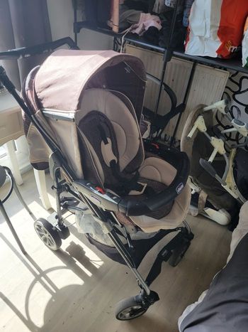 Poussette Chicco trio 