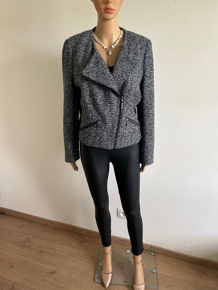 Veste bleue marine et chamarrée S.Oliver taille 42 bon état - photo numéro 4