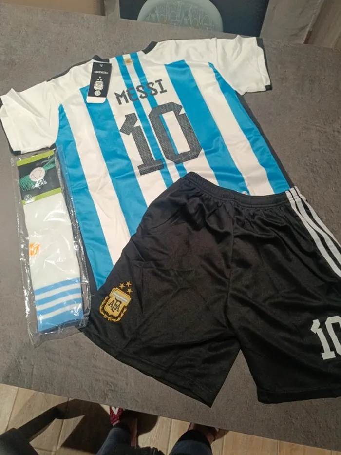 Tenue foot Léo Messi argentine. T.28