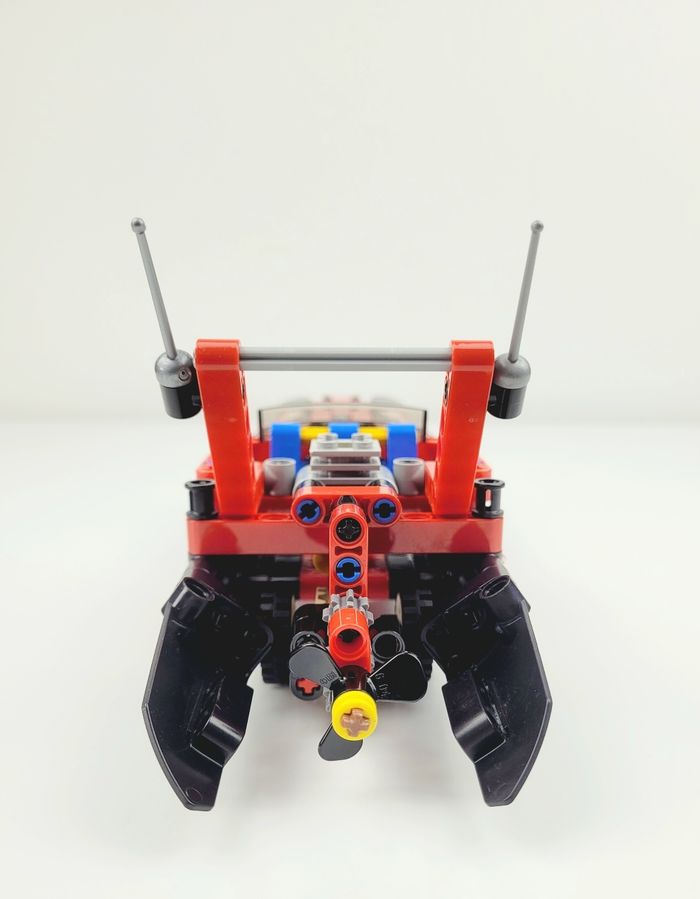 Bateau de course Lego Technic - rèf. 42089 - photo numéro 7