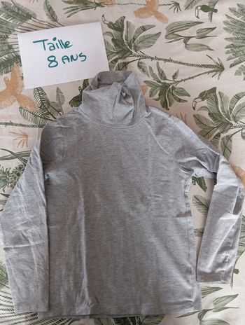 Pull col roulé taille 8 ans
