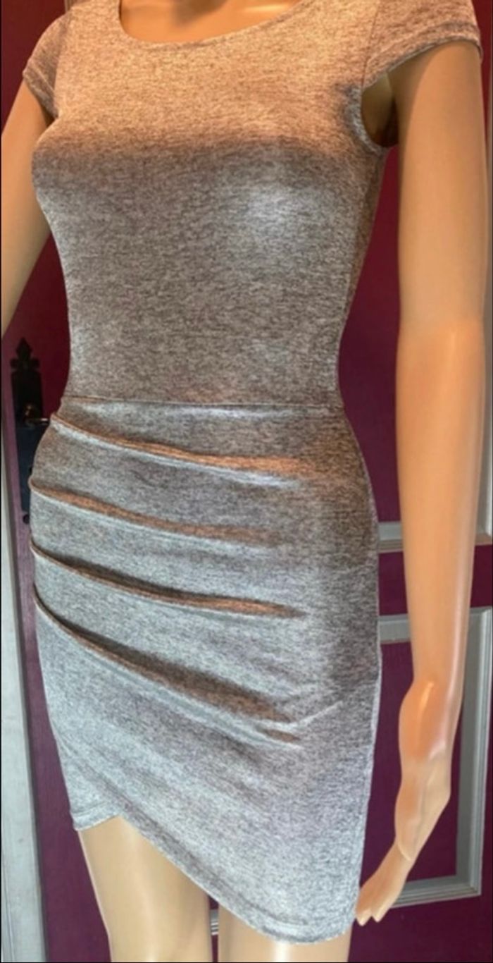 Robe choc h&M - taille 34 - photo numéro 4