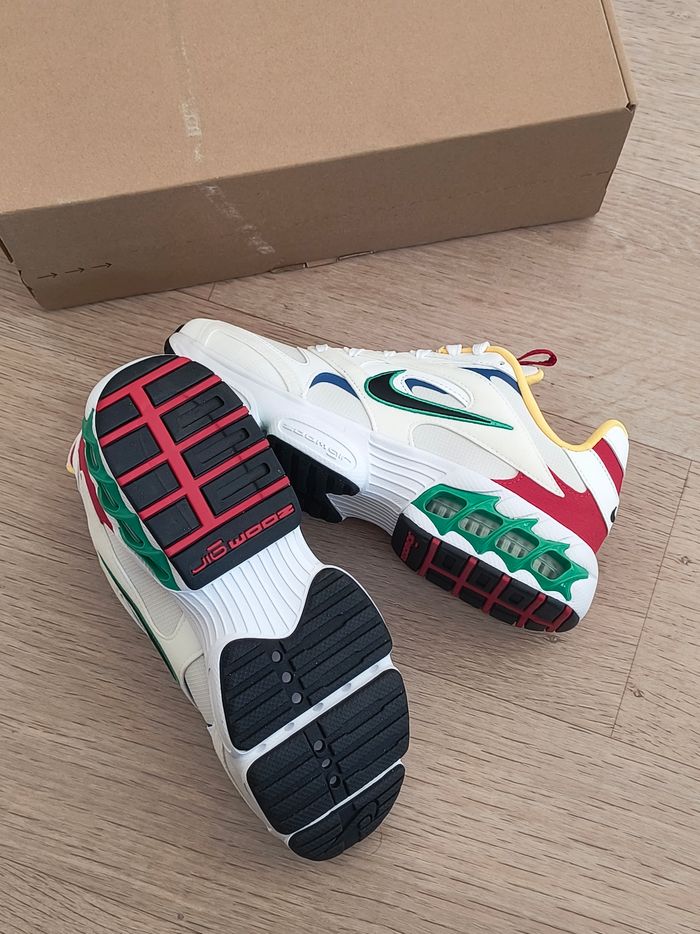 Baskets chaussures Nike air Max zoom taille 38.5 neuves - photo numéro 4