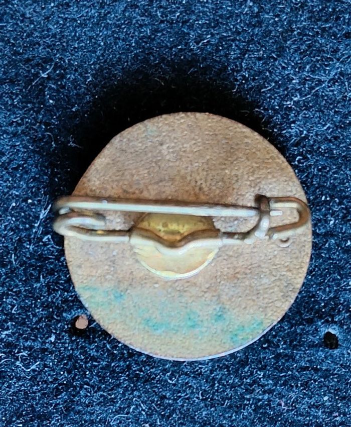 Broche ancienne secouriste croix rouge française - photo numéro 2