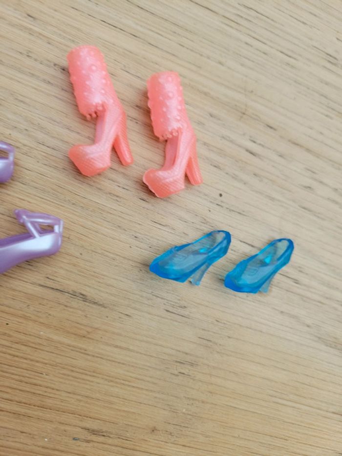 Lot chaussures barbie talon et chaussure de gymnastique violette - photo numéro 3