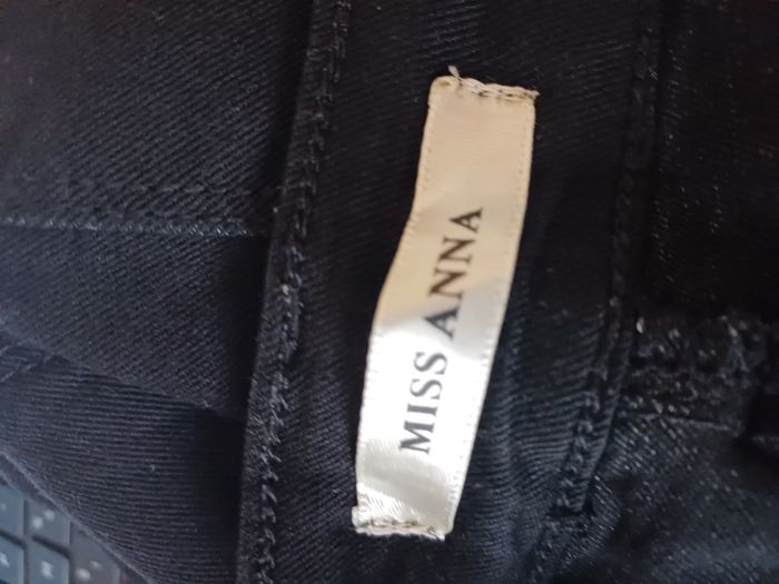 2 pantalons dont 1 neuf pour femmes Taille 42 - photo numéro 6