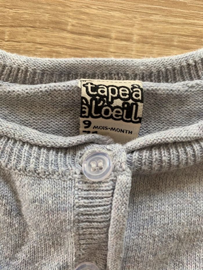 Lot 2 gilets court 9 mois - photo numéro 4