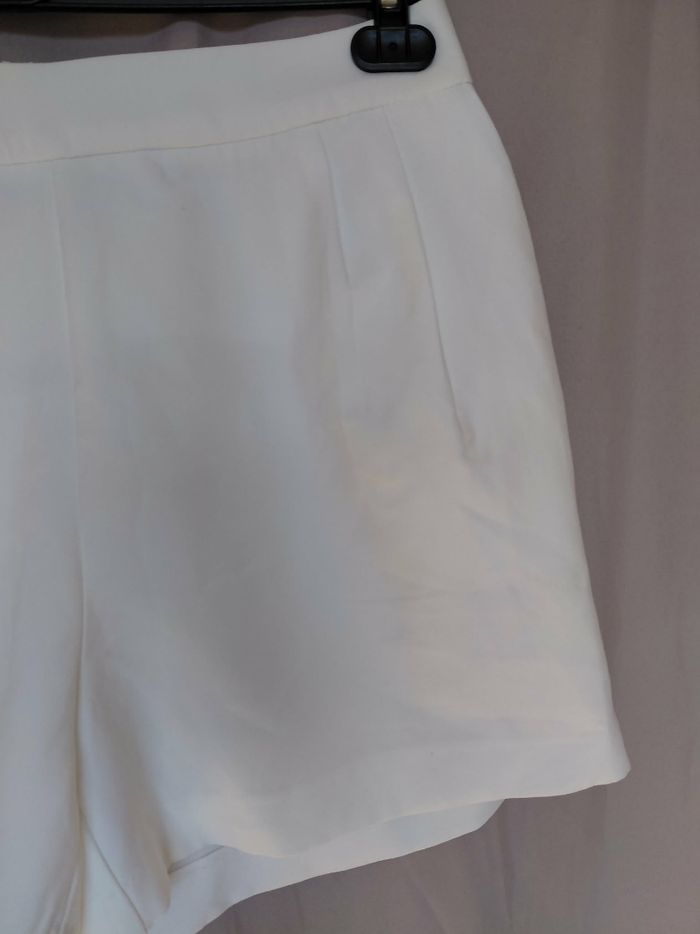 Très joli short femme T 44 - photo numéro 4