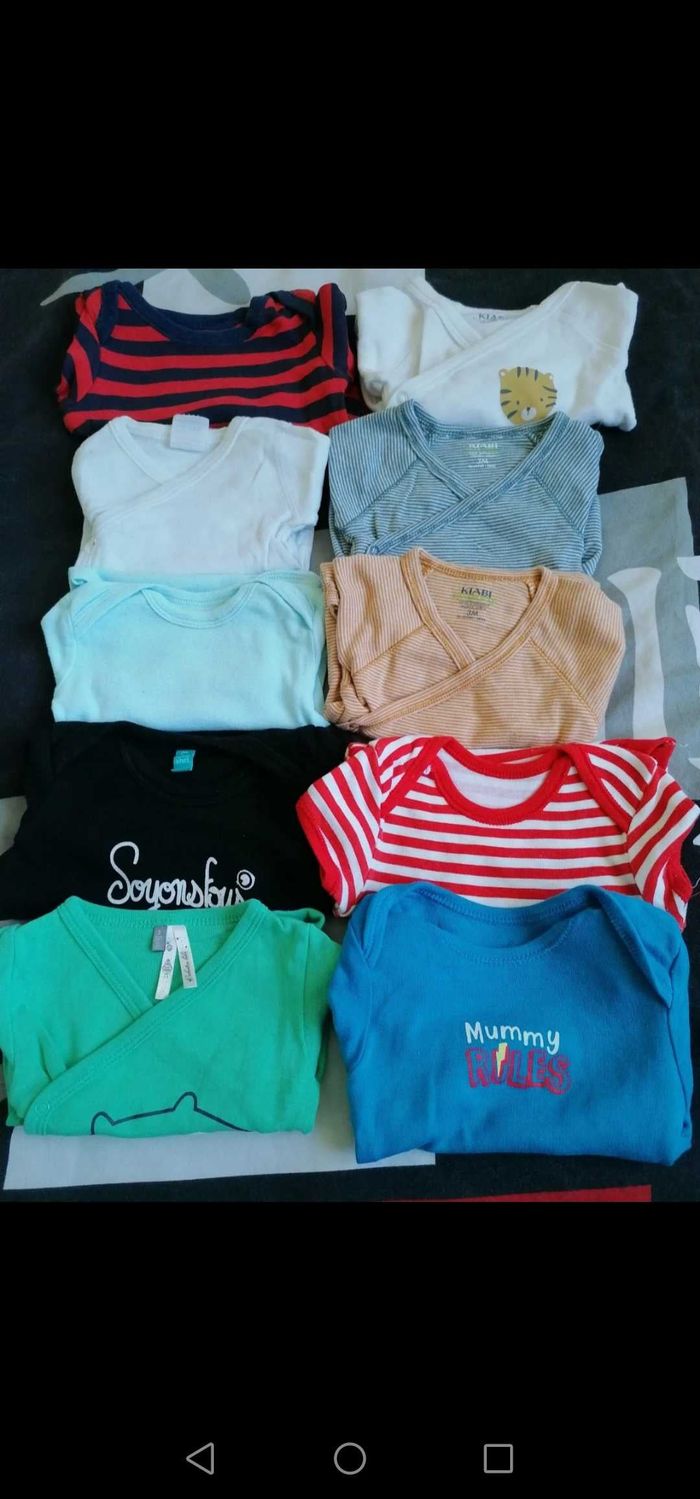 Lot 10 bodies 3 mois