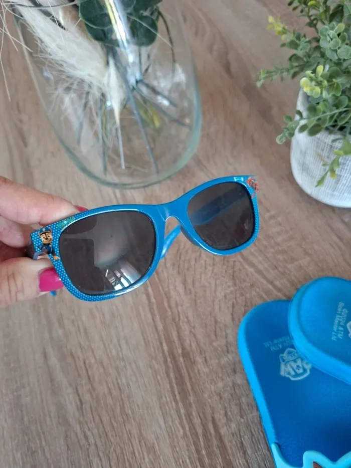 Lot de claquettes 28/29 et de lunettes de soleil Pat patrouille - photo numéro 5