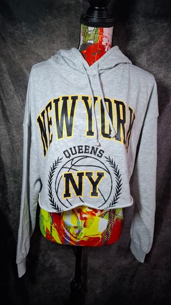 Sweat capuche cropped New York Queens Terranova