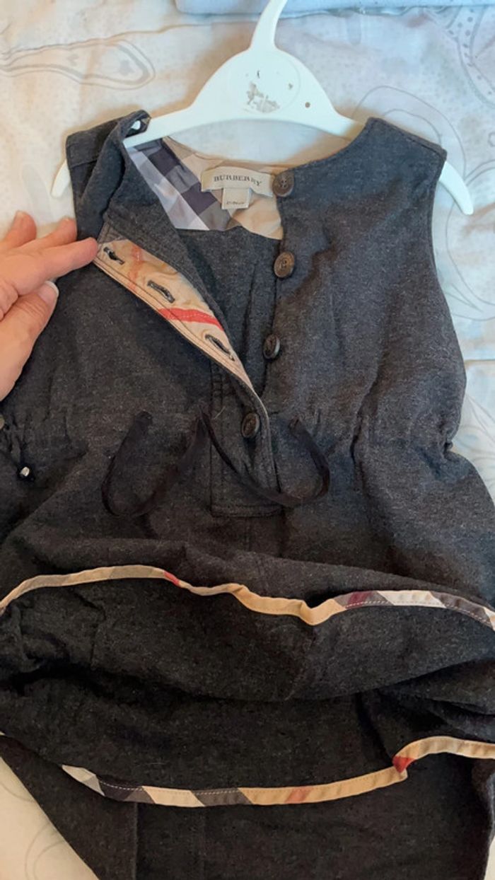 Robe burberry taille 2 ans - photo numéro 8