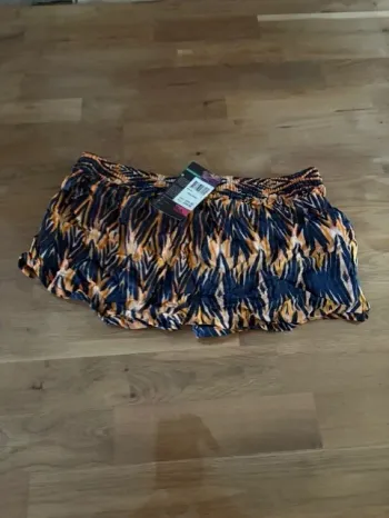 short femme billabong imprimé flamme