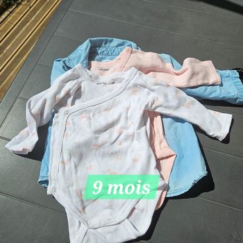 Lot bodies 9 mois