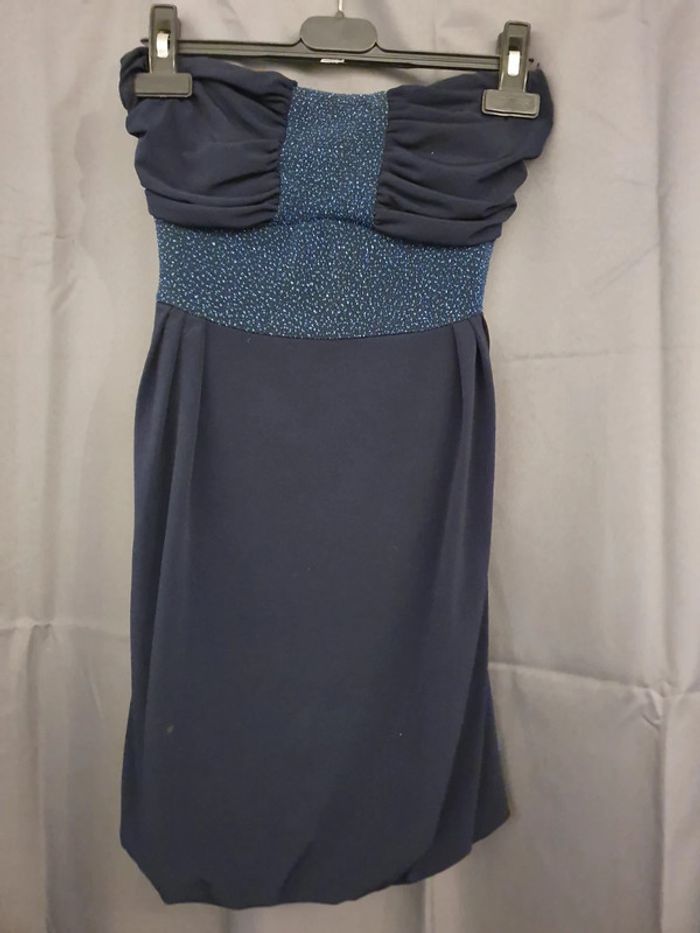 Robe courte ou haut bustier