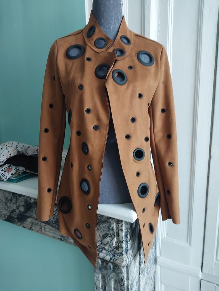 L ensemble veste et robe moulante - photo numéro 2