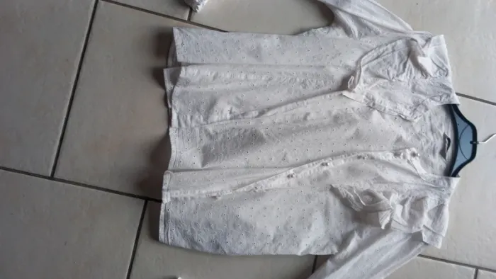 Chemise blanche only taille m brodée manches longues - photo numéro 3