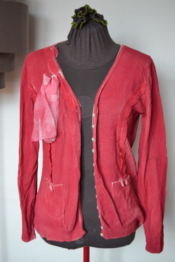 Gilet rouge aspect délavé. Z by Zucchero Taille 44, 47cm aux aisselles.