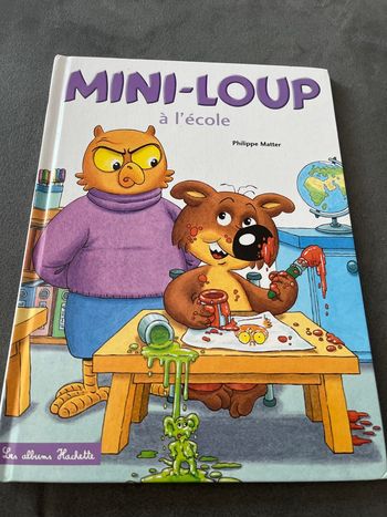 Livre mini loup à l’école primaire 