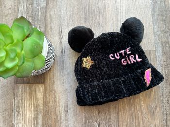 - Bonnet   - 2/4 ans  - Très bon état