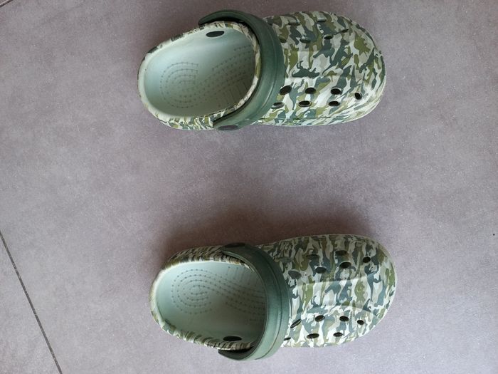 Crocks 26