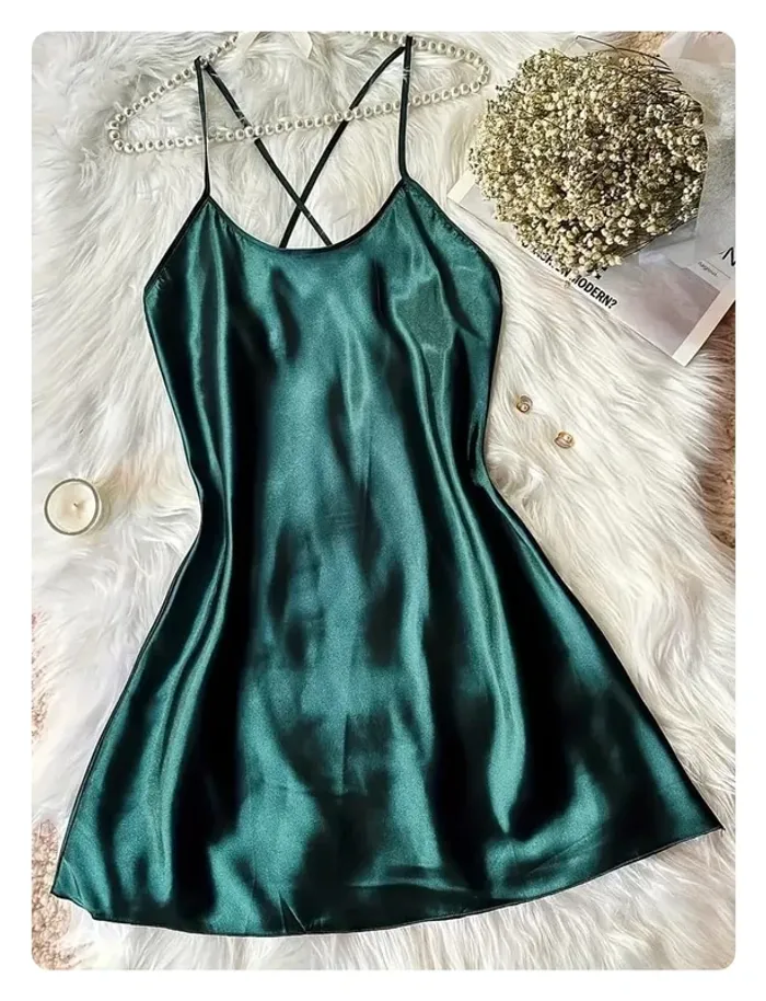 Nuisette verte en satin - photo numéro 2