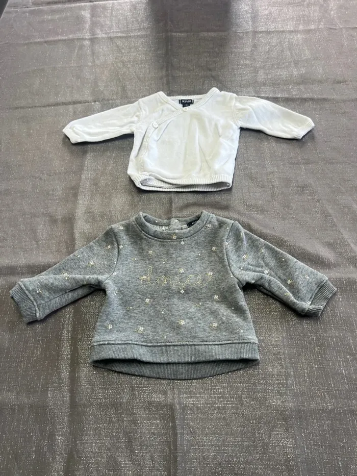 Lot gilet et pull taille 1 mois