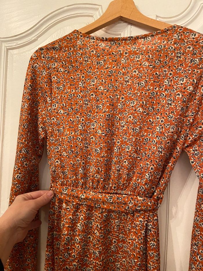 Robe cache coeur volantée orange motifs noirs Pull and Bear taille S - photo numéro 9