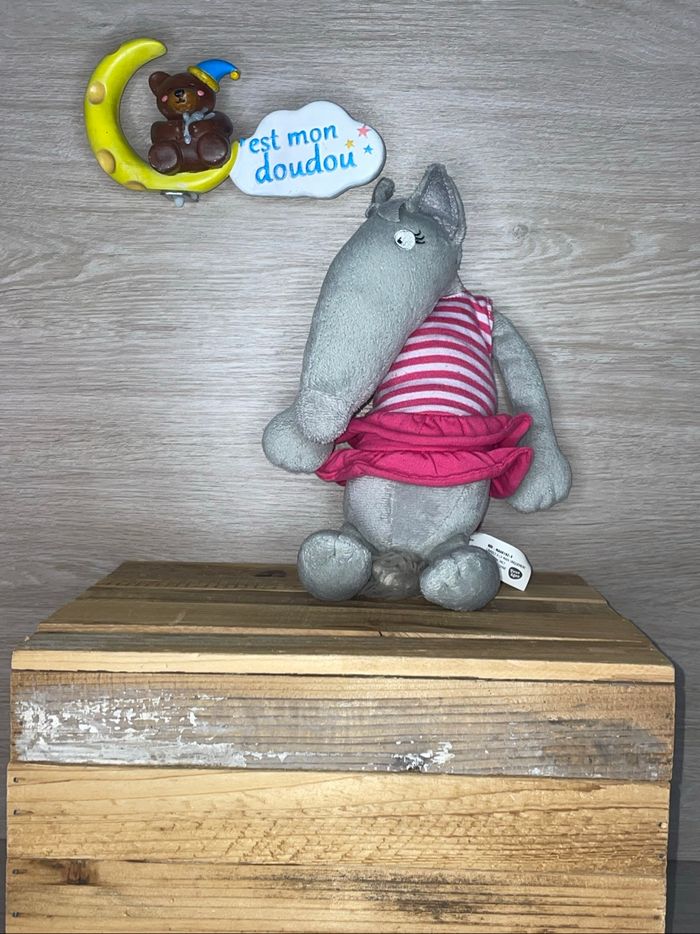 POP02 doudous louve 🐺 auzou