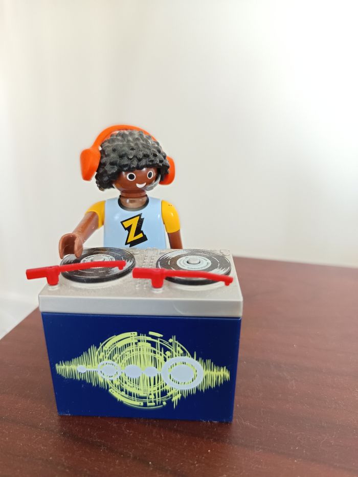 Playmobil DJ - photo numéro 2