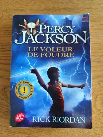 Livre Percy Jackson - Le voleur de foudre , bon état