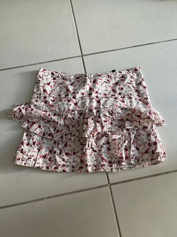 Jupe courte à fleur