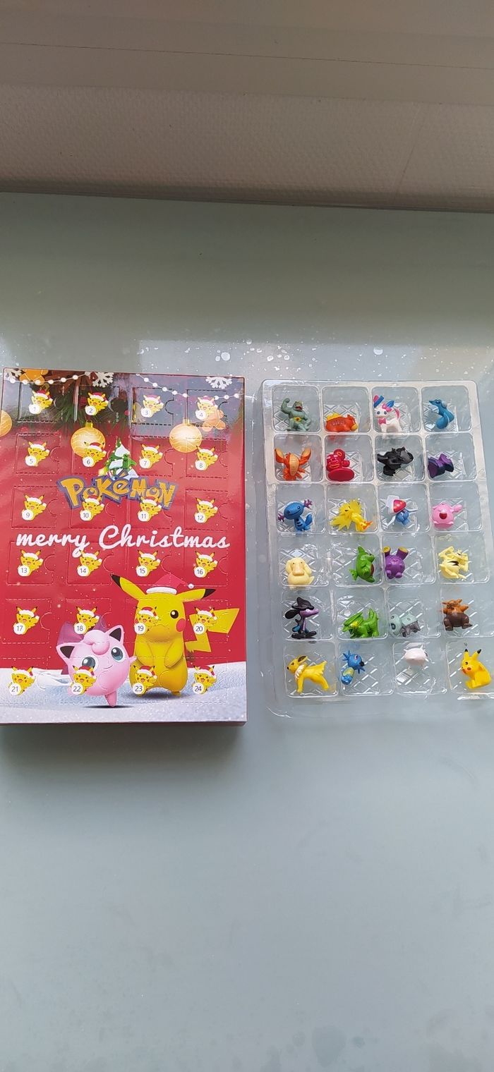 Calendrier de L'avent pokémon rouge Méry christmas et ses figurines - photo numéro 4