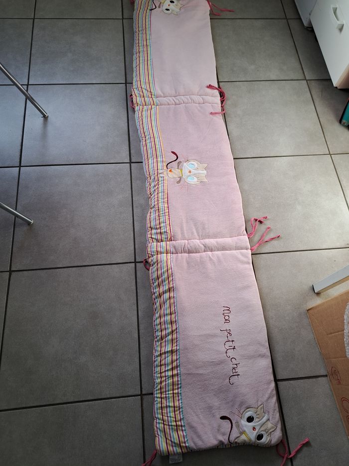 Tour de lit mon petit chat très bon état