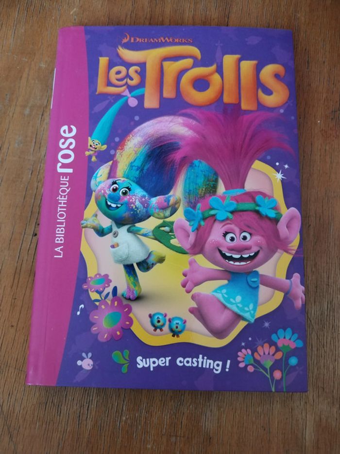 Livre neuf " Les Trolls "