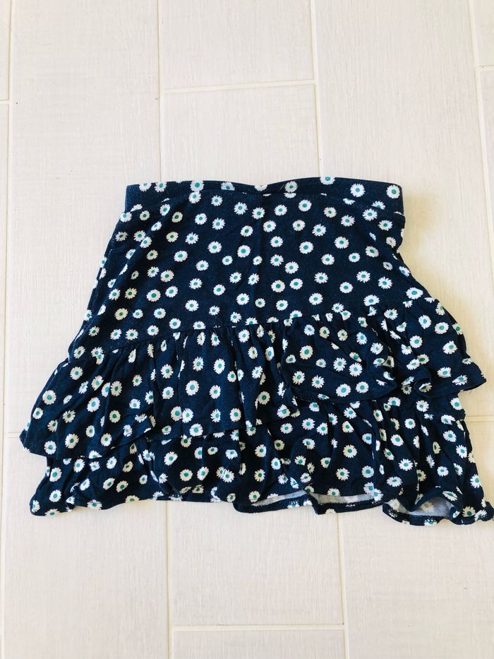 Jupe fille bleue marine à fleurs taille 8 ans kiabi - photo numéro 2