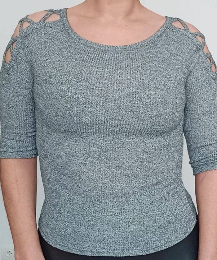 Haut pull moulant épaules ouvertes - photo numéro 7