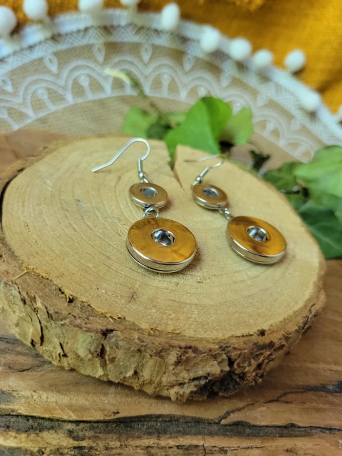 Support boucles d'oreilles double pour boutons pressions 12mm et 18mm - photo numéro 3