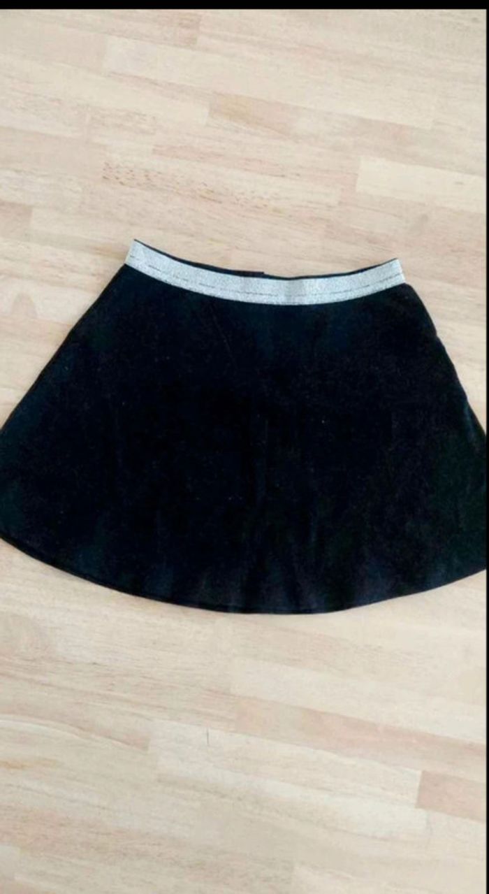 Jupe noire  fille  4  ans
